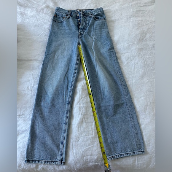 Levi’s Ribcage Straight Ankle Jeans, color Middle Road, Size 25 - Picture 4 of 8